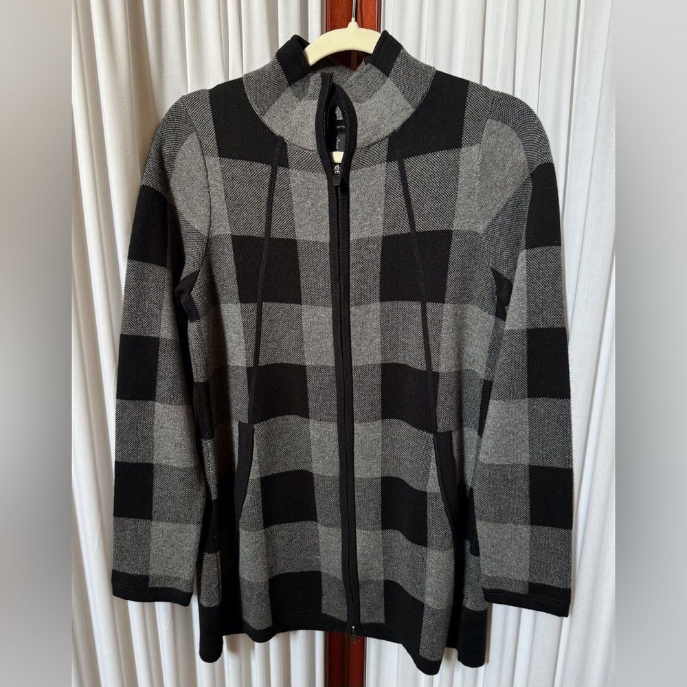 ADRIENNE VITTADINI Black/Gray Plaid Full Zip Cardigan, Size M